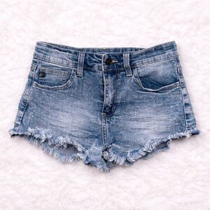 KanCan Distressed Denim Shorts Size 5/26 Frayed Hem Stretch Jean Shorts